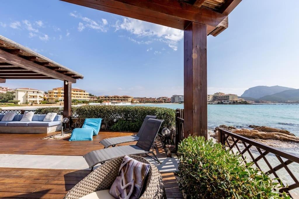 Apartment Pied Dans L'Eau Golfo Aranci Exterior photo
