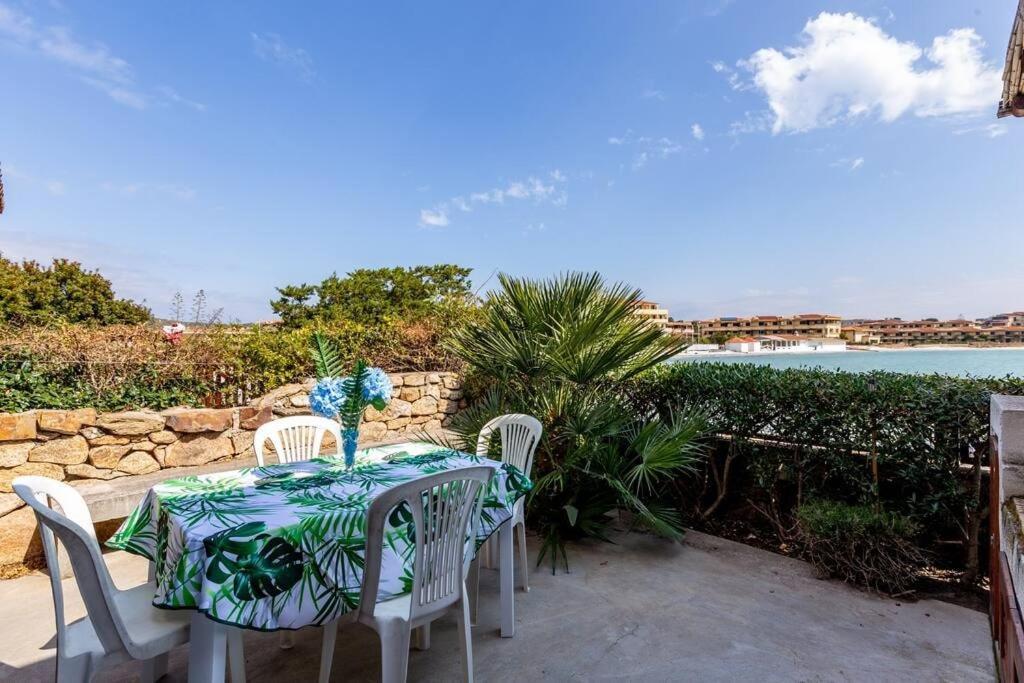 Apartment Pied Dans L'Eau Golfo Aranci Exterior photo